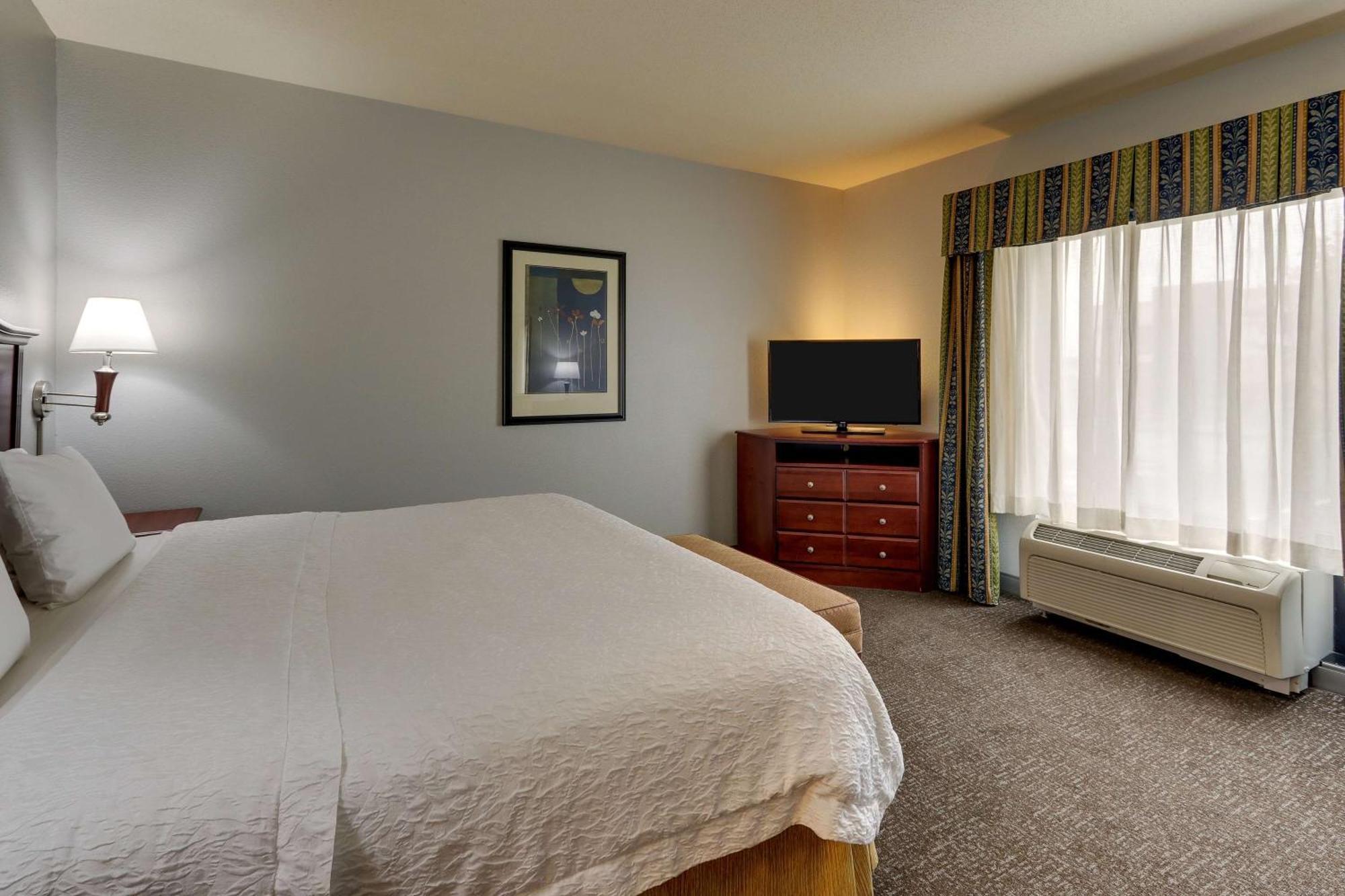 Hampton Inn & Suites Indianapolis-Airport Exterior foto